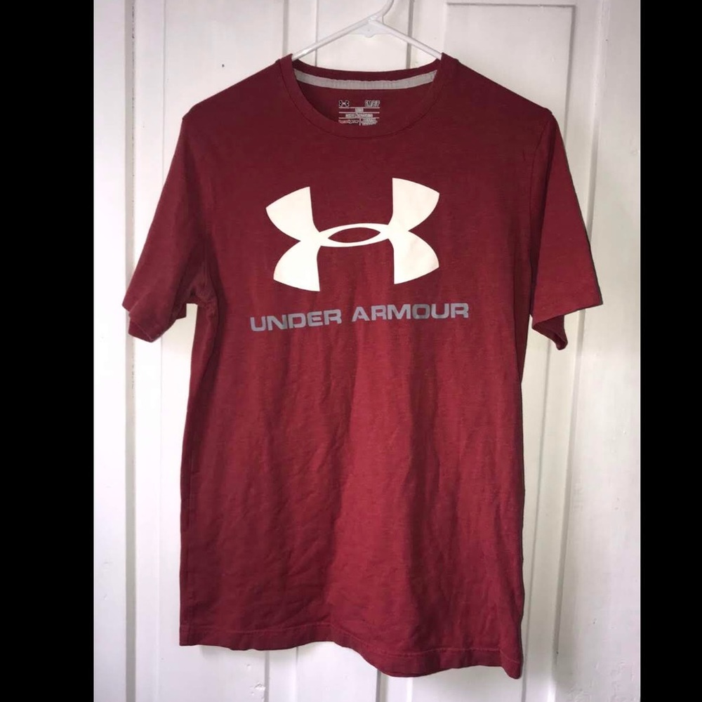 Under Armour T-shirt